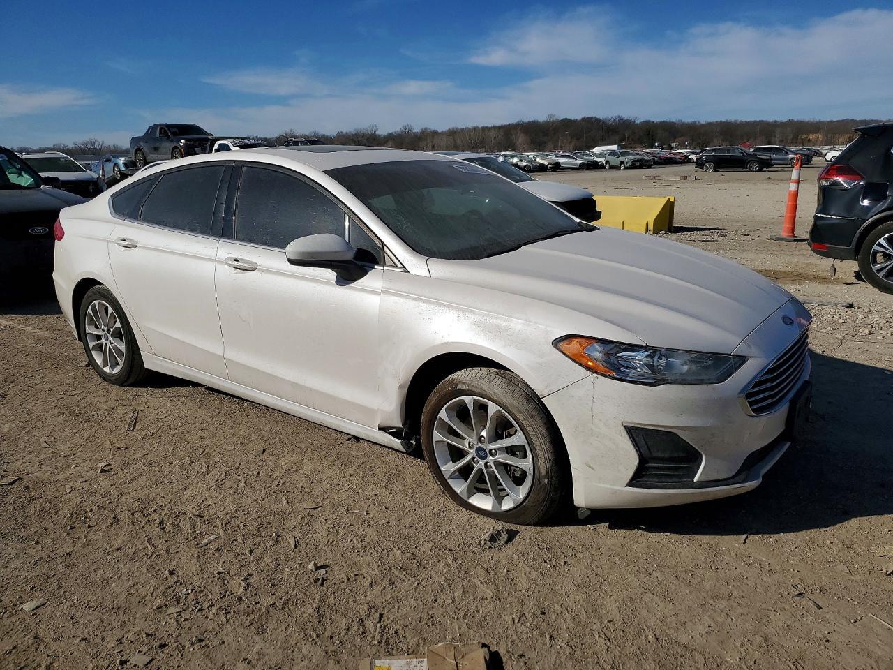 2020 Ford Fusion Se - Фото 4