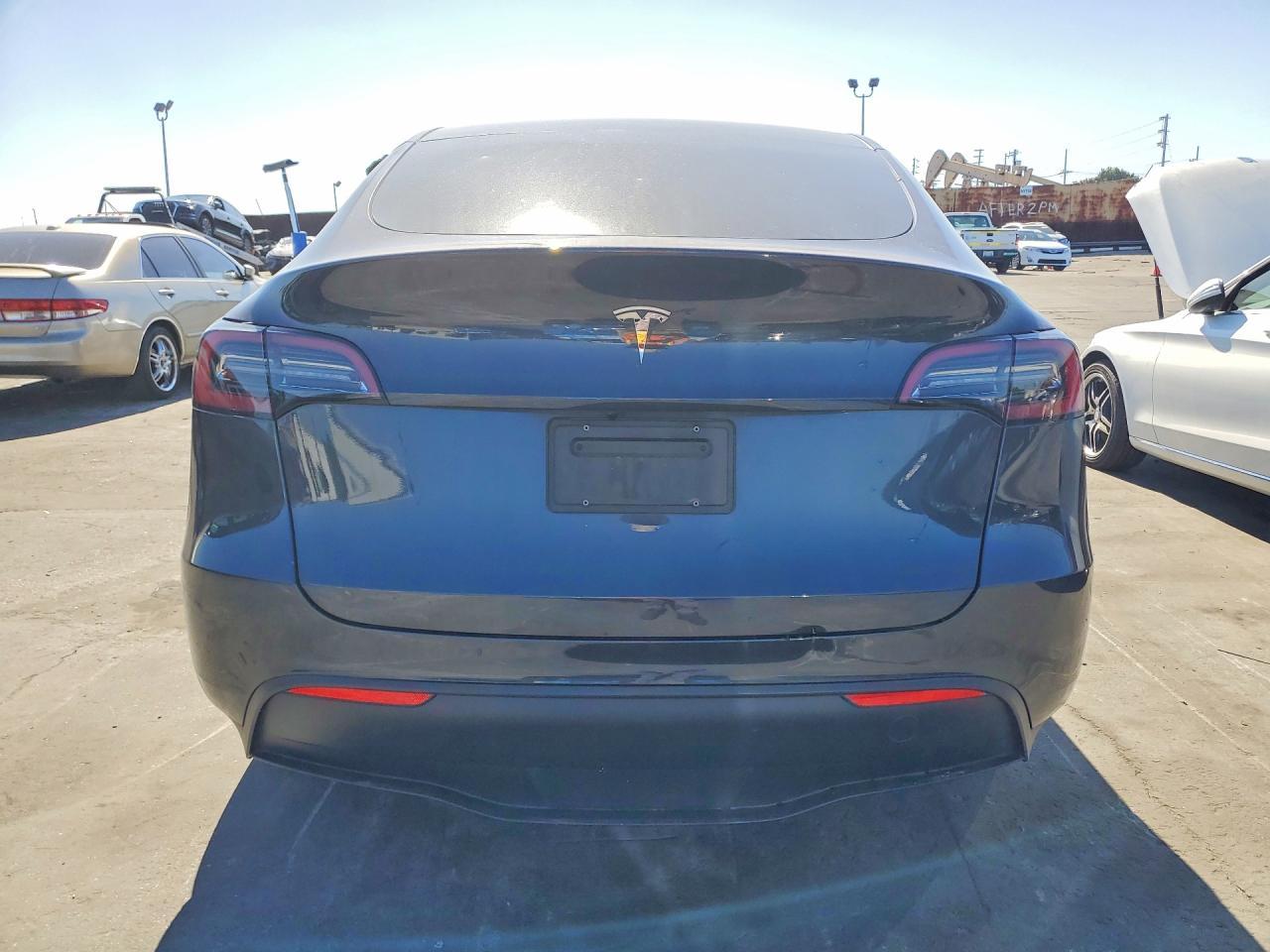 2024 Tesla Model Y - Фото 6
