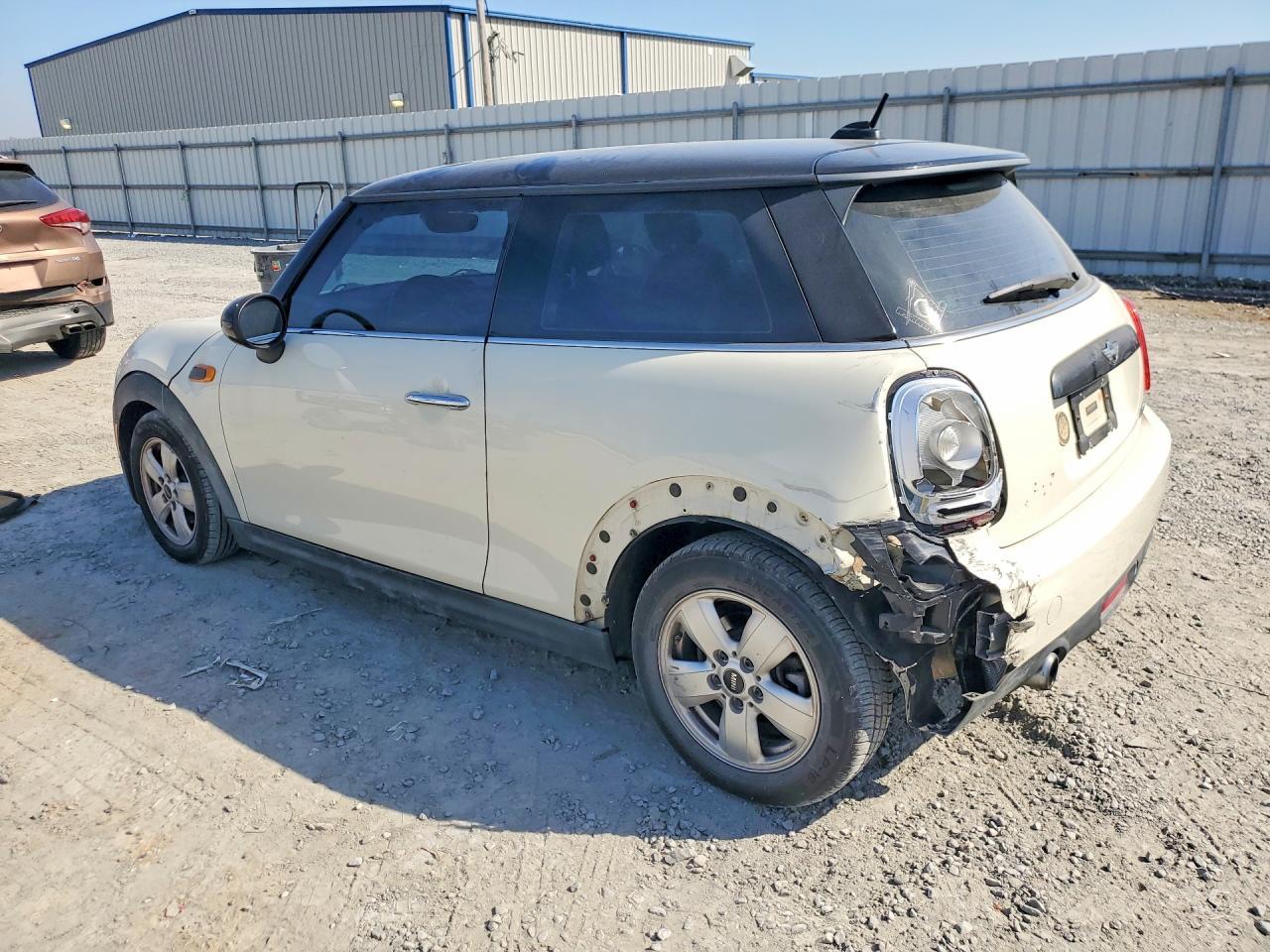 2016 Mini Cooper - Image 2
