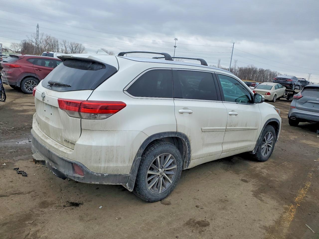 2018 Toyota Highlander Se - Фото 3
