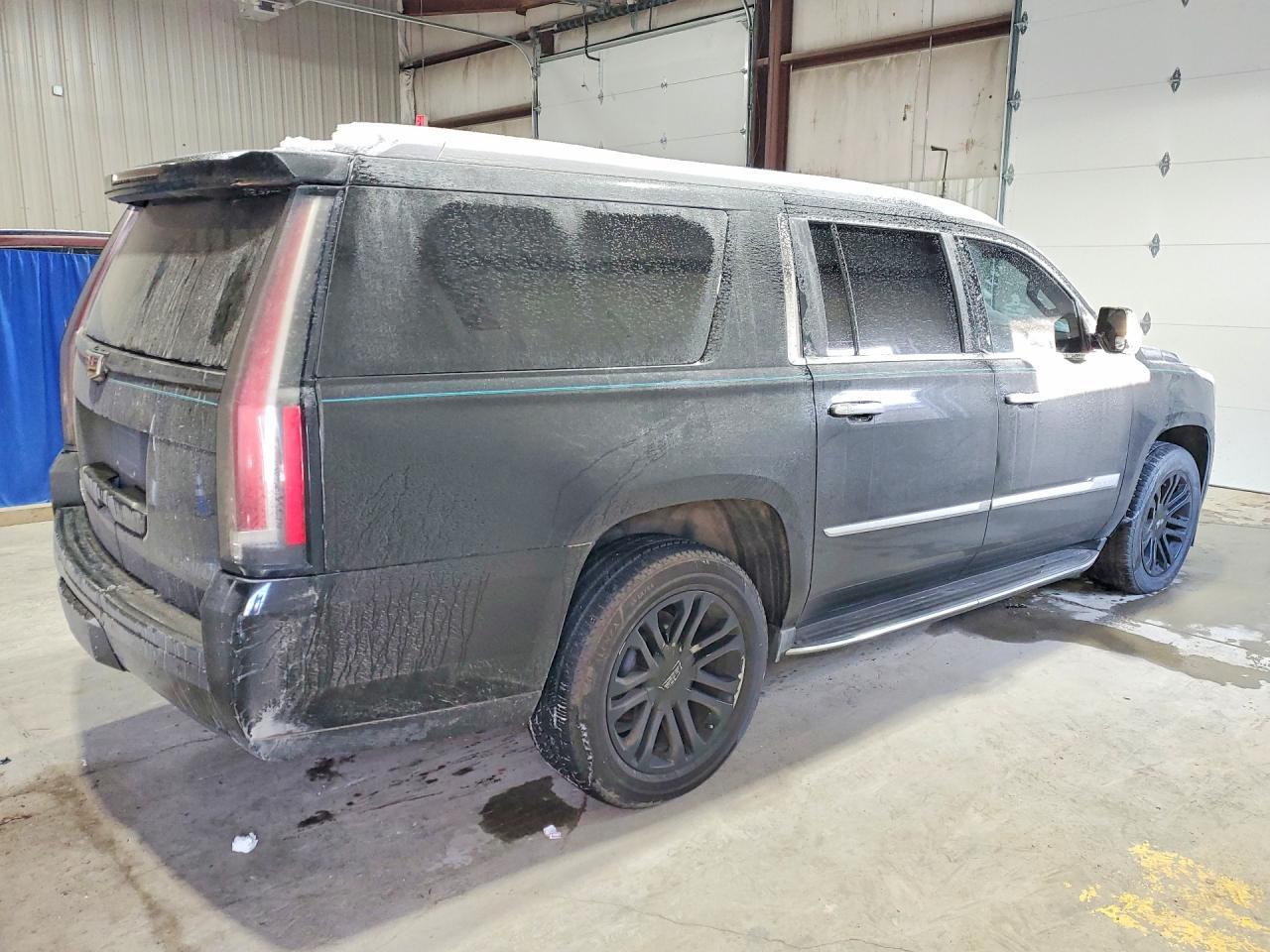 2015 Cadillac Escalade Esv - Image 3