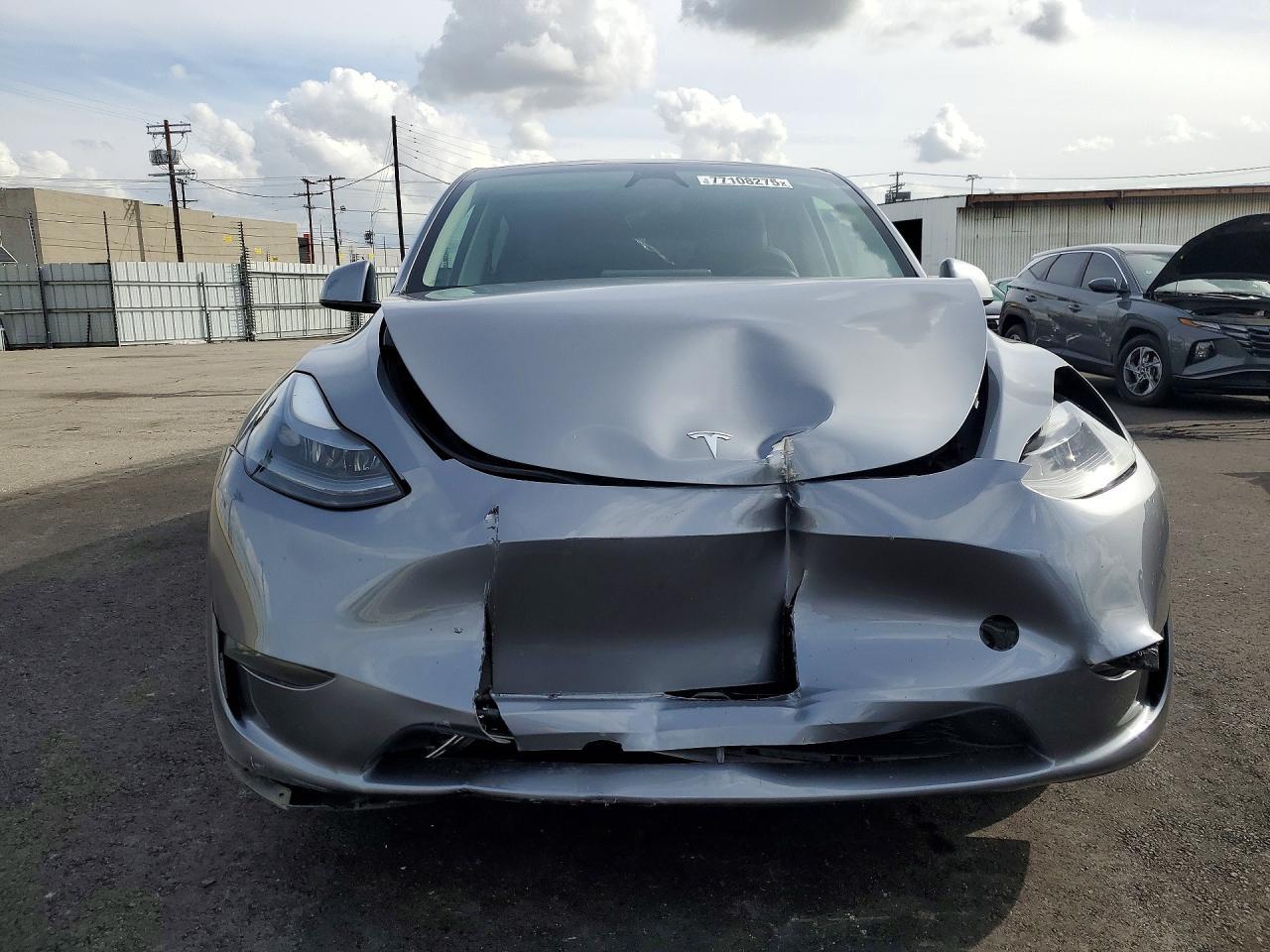 2024 Tesla Model Y - Image 5