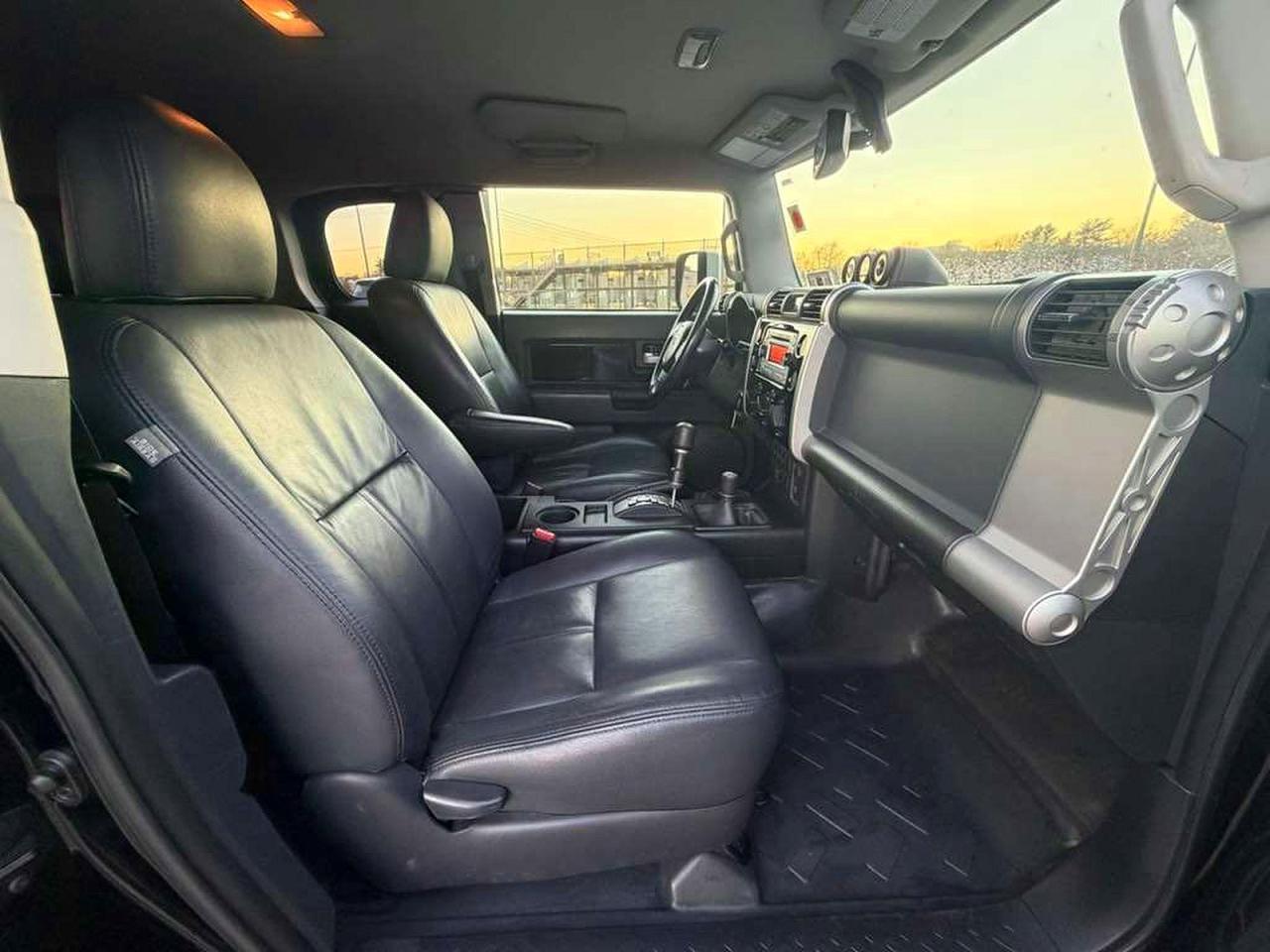 2013 Toyota Fj Cruiser - Image 5