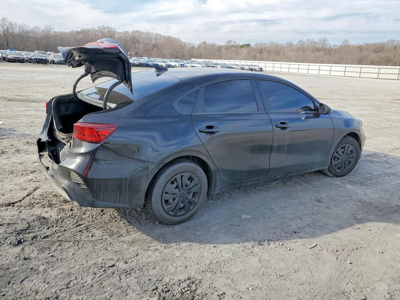 2024 Kia Forte - Image 3