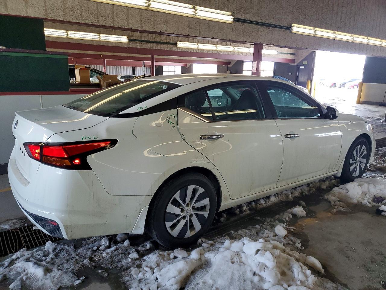 2021 Nissan Altima 2.5 S - Image 3