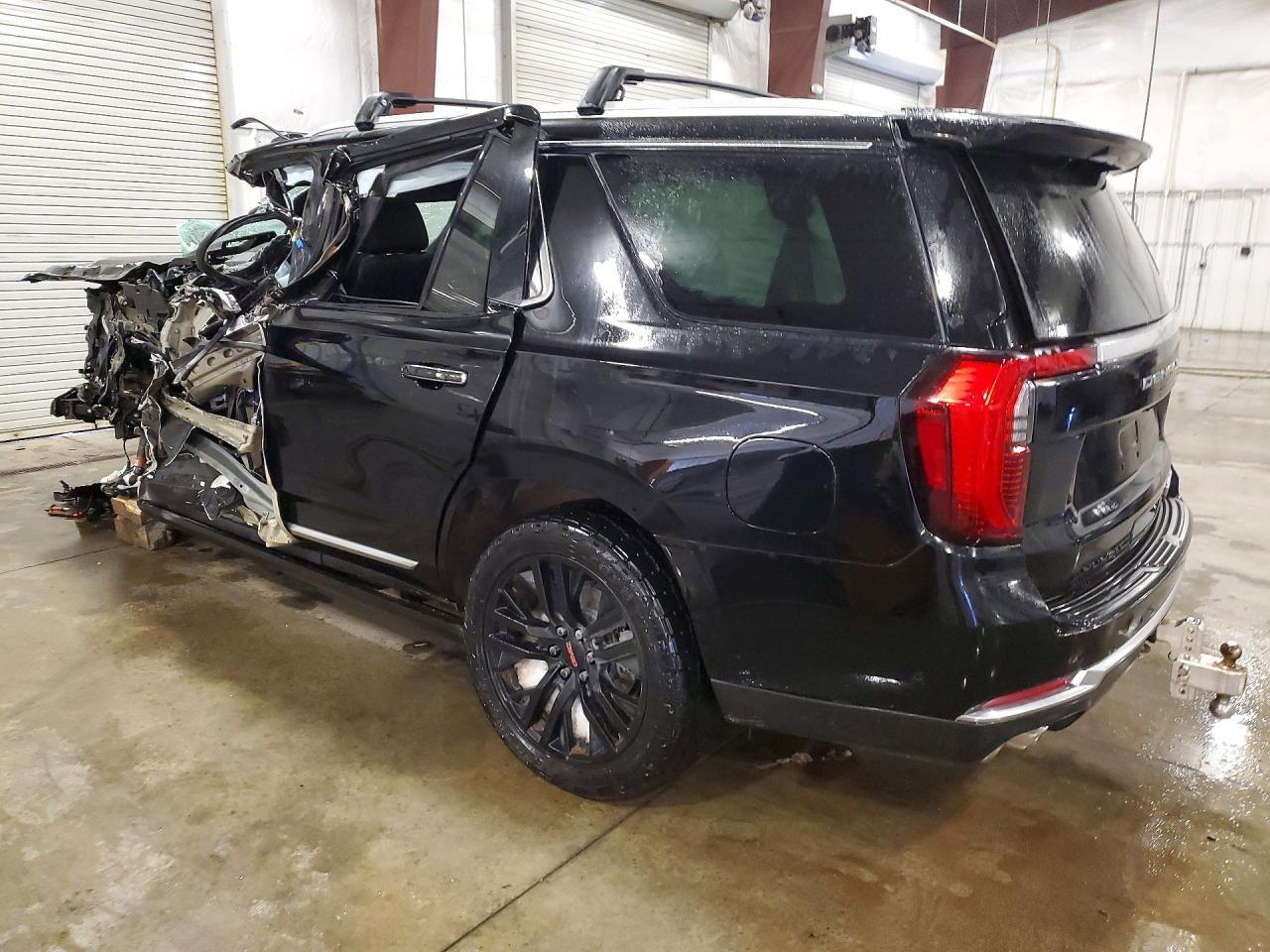 2025 GMC Yukon Denali - Image 2