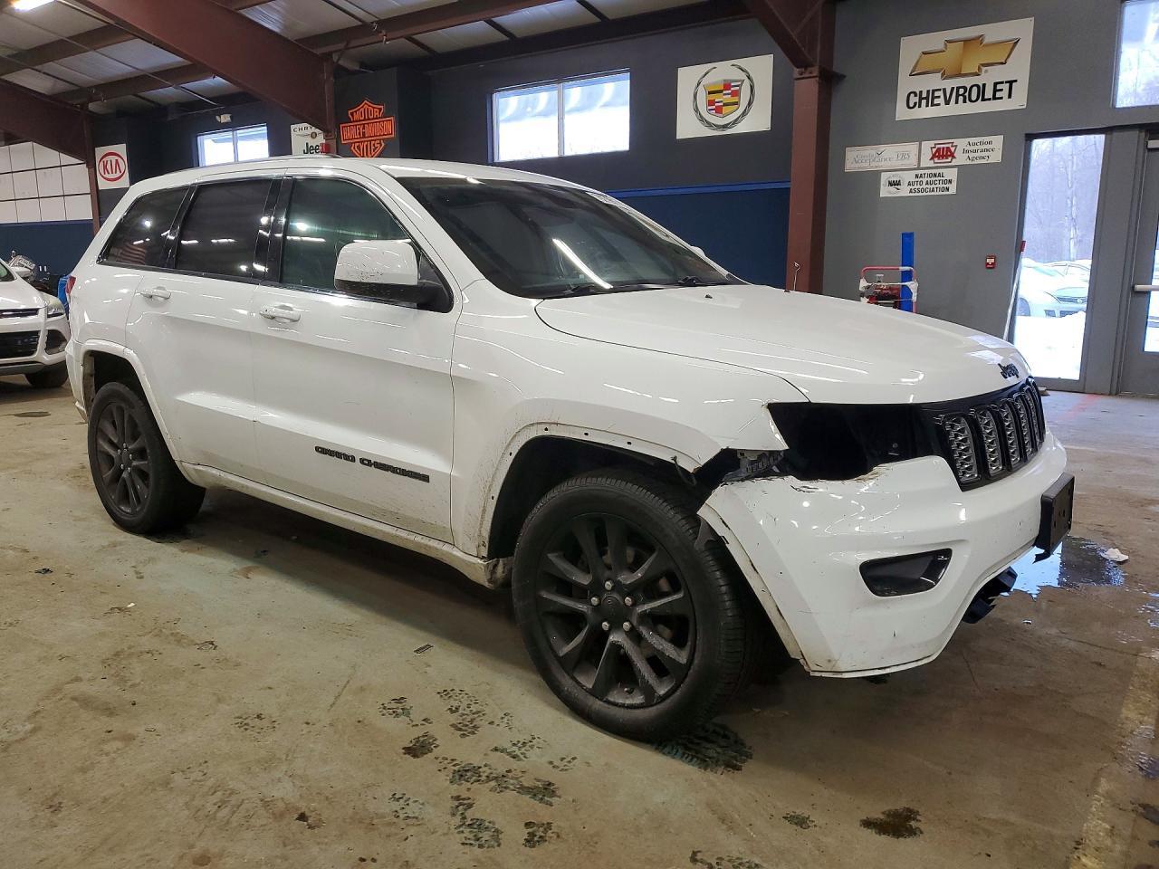2018 Jeep Grand Cherokee Laredo - Image 4