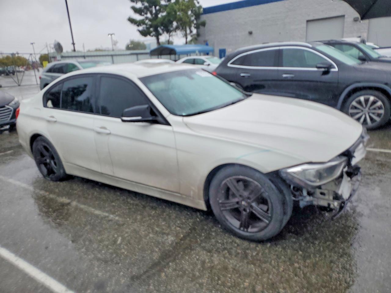 2014 BMW 328 I Sulev - Image 4