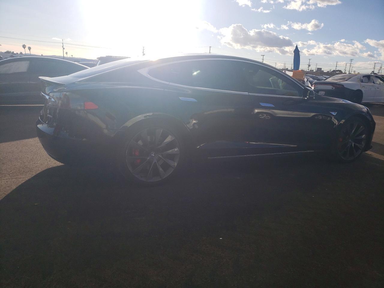 2016 Tesla Model S - Image 3