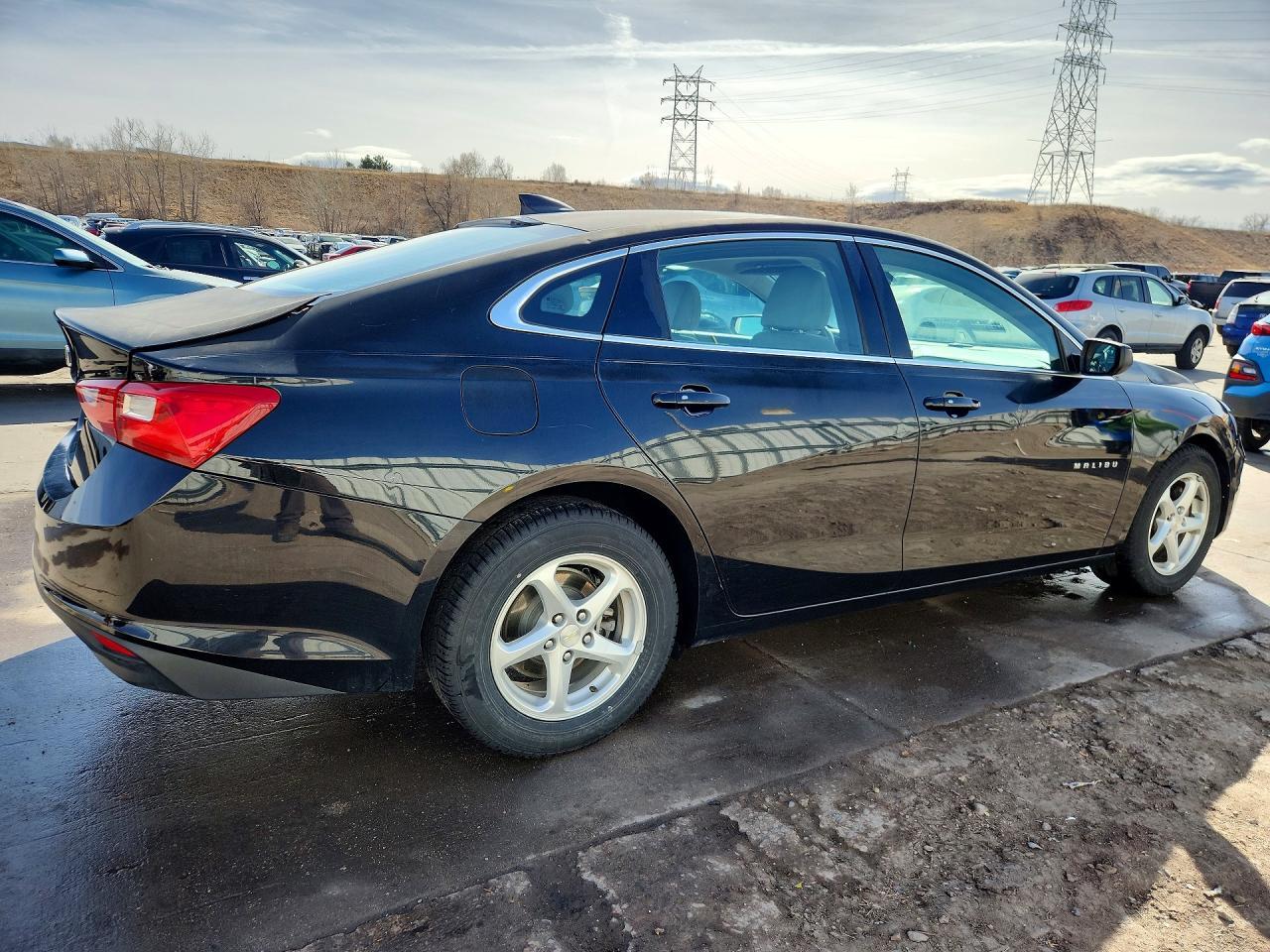 2017 Chevrolet Malibu Ls - Фото 3
