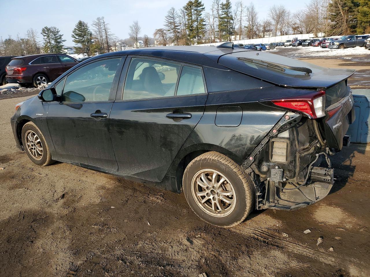 2020 Toyota Prius L - Фото 2