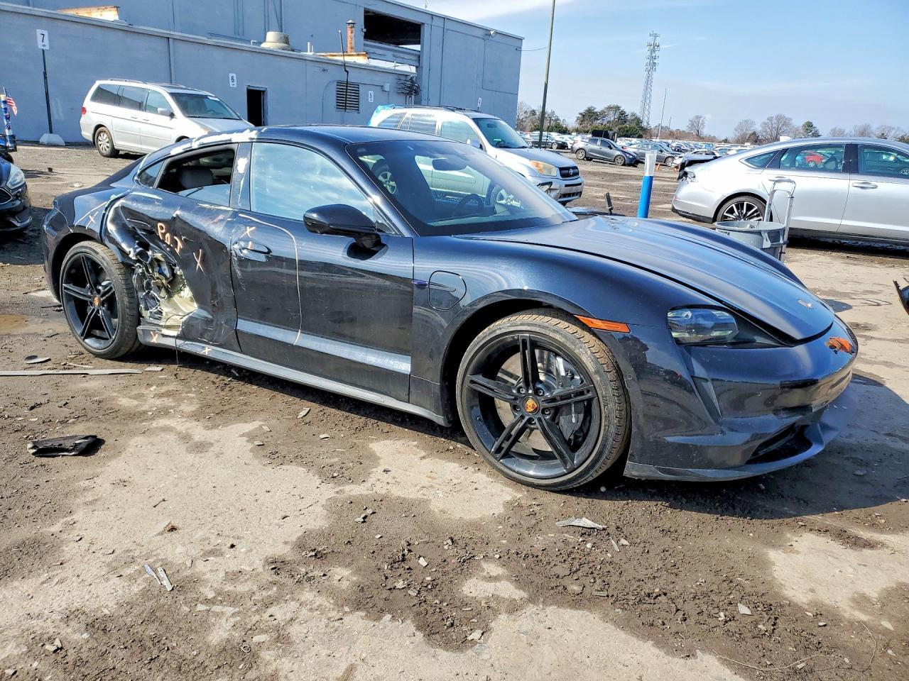2020 Porsche Taycan Turbo - Фото 4