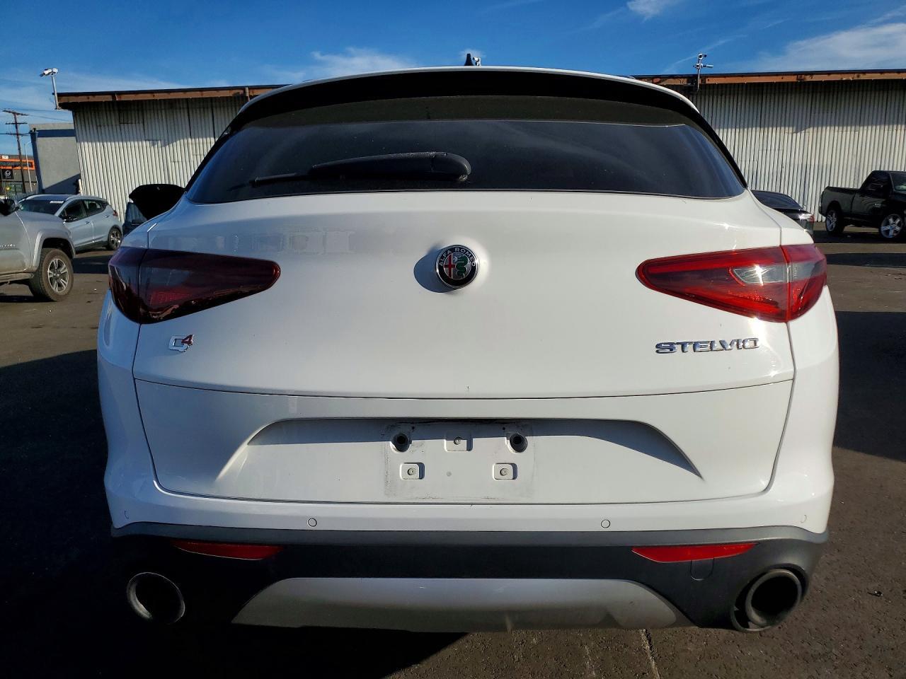 2018 Alfa Romeo Stelvio Ti - Фото 6