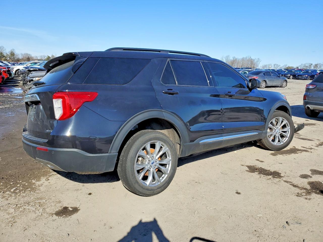 2022 Ford Explorer Xlt - Фото 3