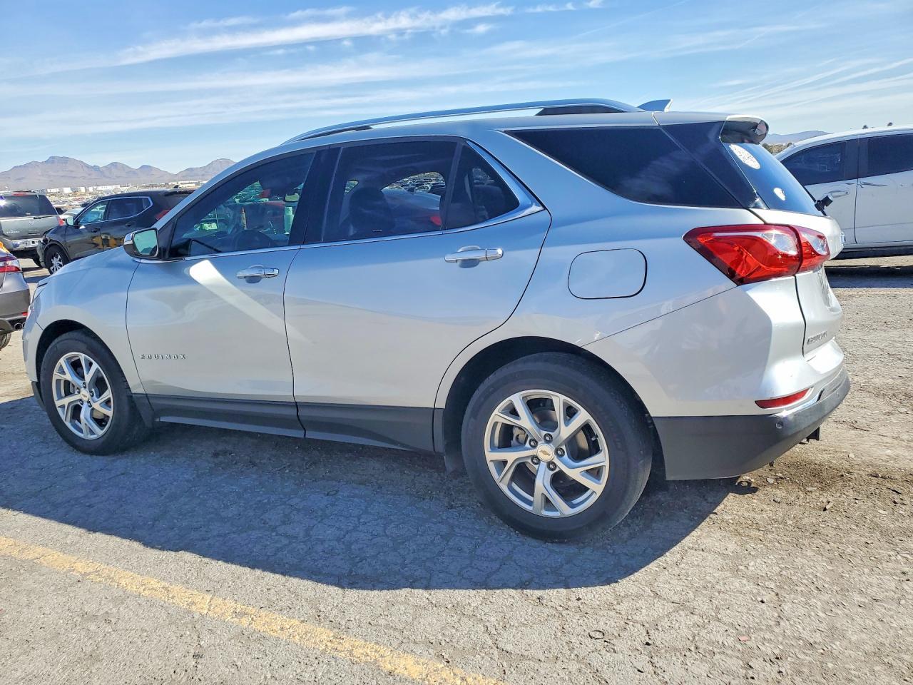 2020 Chevrolet Equinox Premier - Фото 2