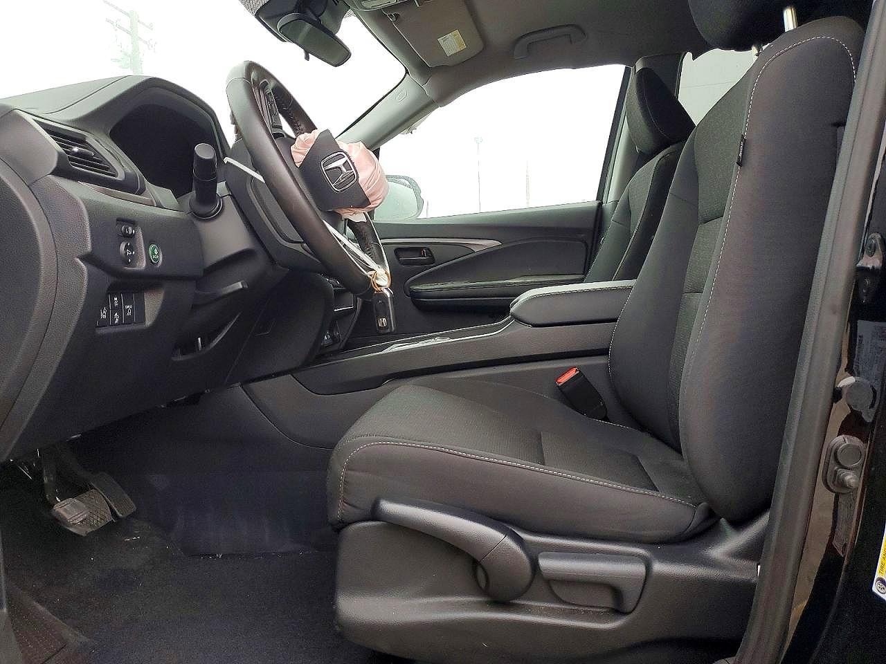 2025 Honda Ridgeline Sport - Image 7