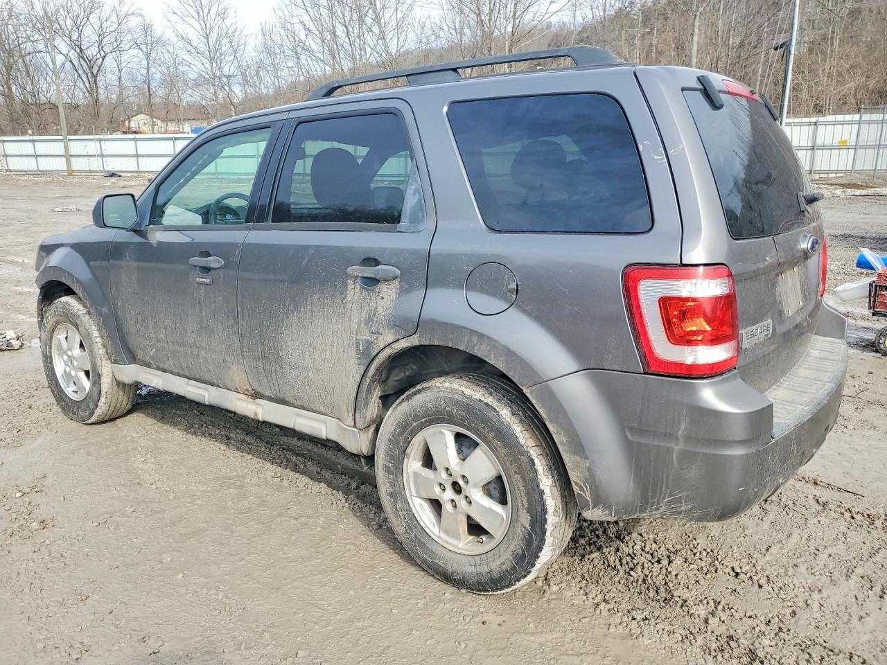 2009 Ford Escape Xlt - Image 2