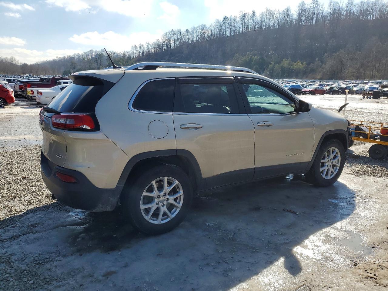 2015 Jeep Cherokee Latitude - Фото 3