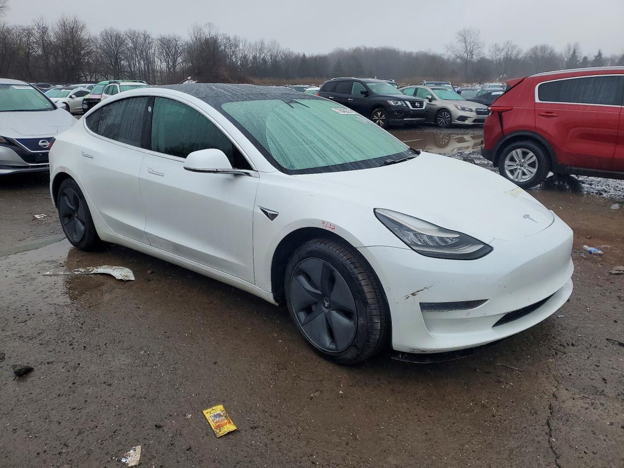 2020 Tesla Model 3 - Фото 4