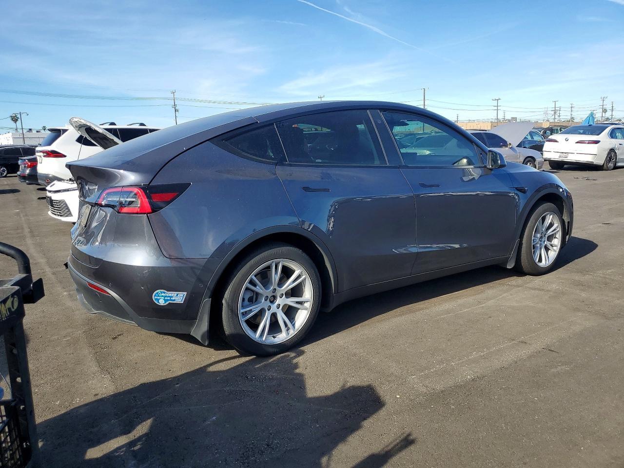 2021 Tesla Model Y - Фото 3