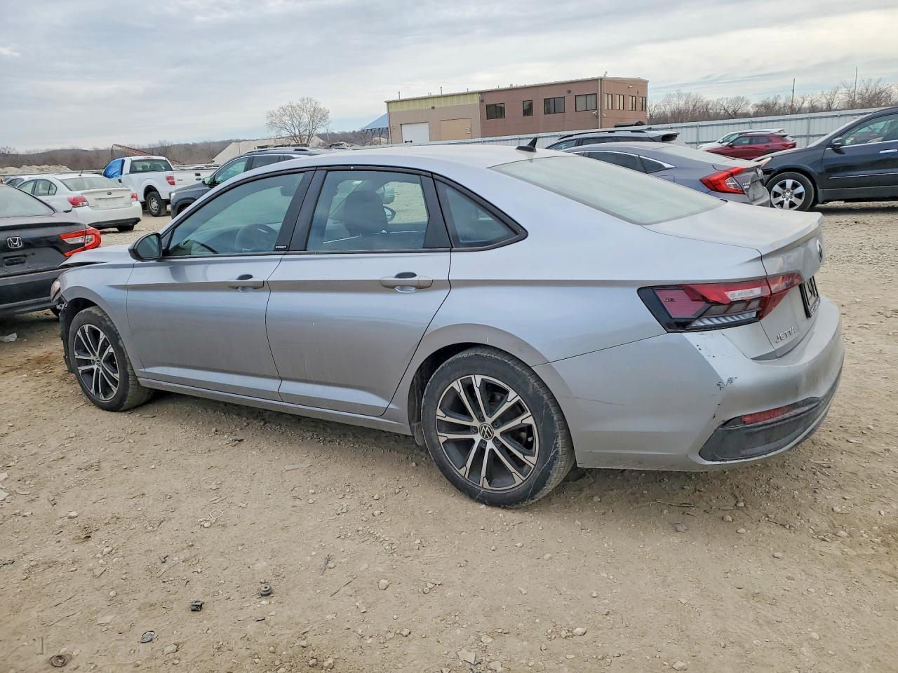 2023 Volkswagen Jetta Sport - Фото 2