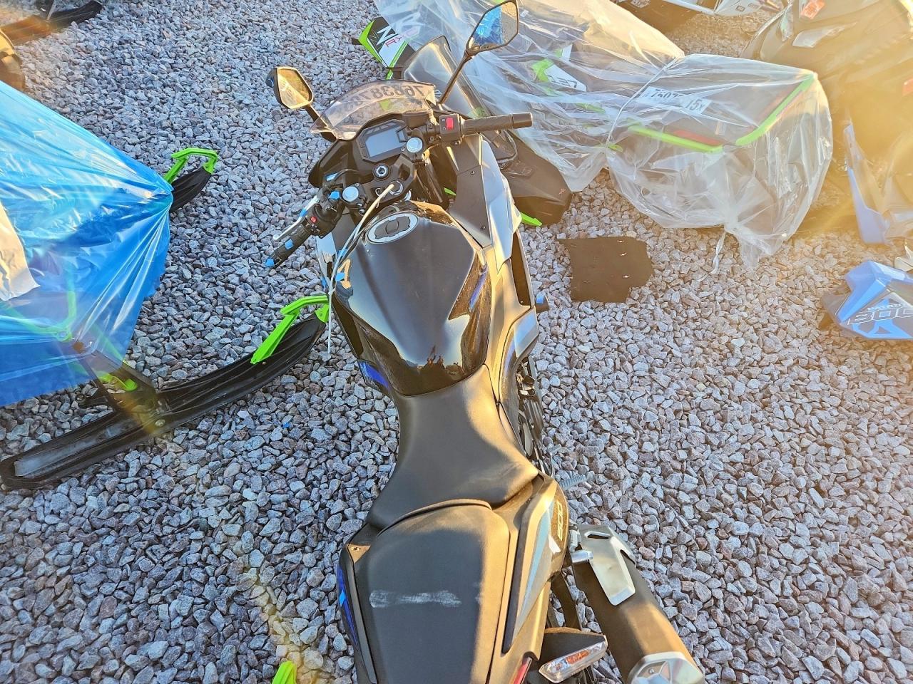 2025 Kawasaki Ex500 - Фото 6