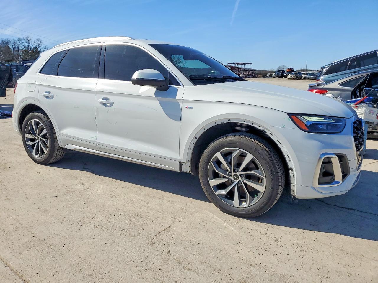 2023 Audi Q5 Premium Plus 45 - Image 4