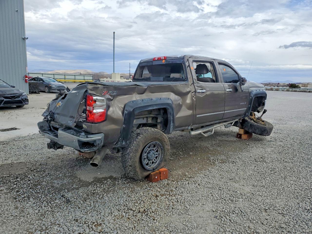 2015 Chevrolet Silverado K2500 Heavy Duty Ltz - Image 3