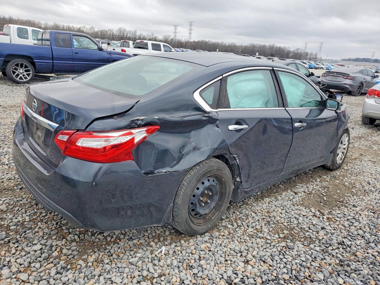 2017 Nissan Altima 2.5 S - Фото 3