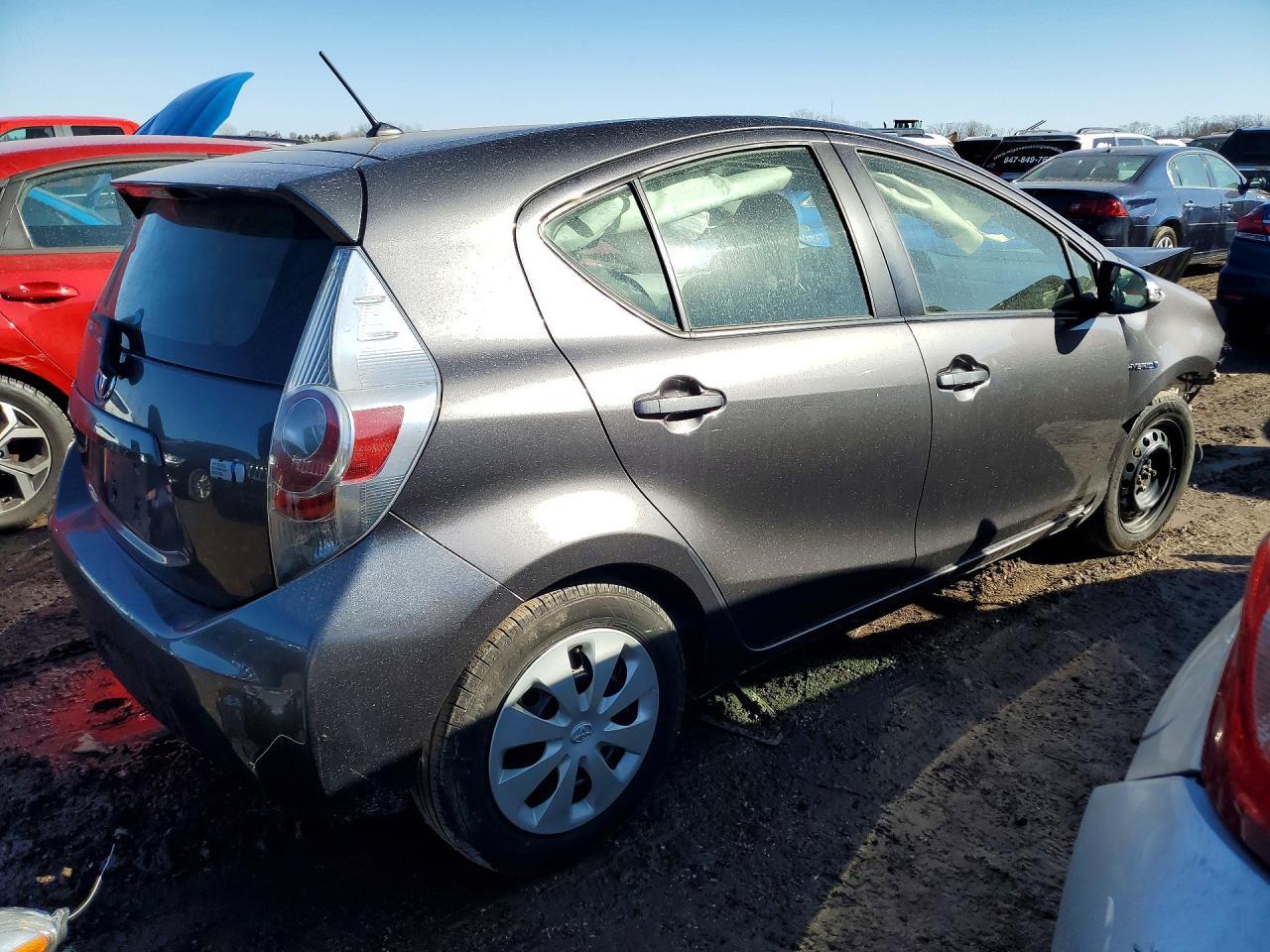 2013 Toyota Prius C - Фото 3