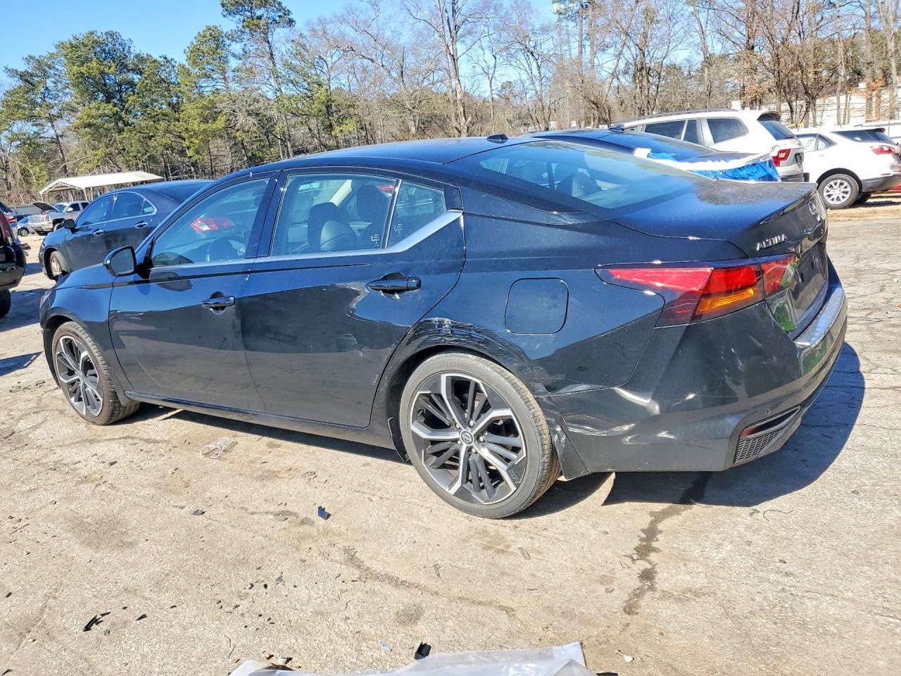 2023 Nissan Altima Sr - Image 2
