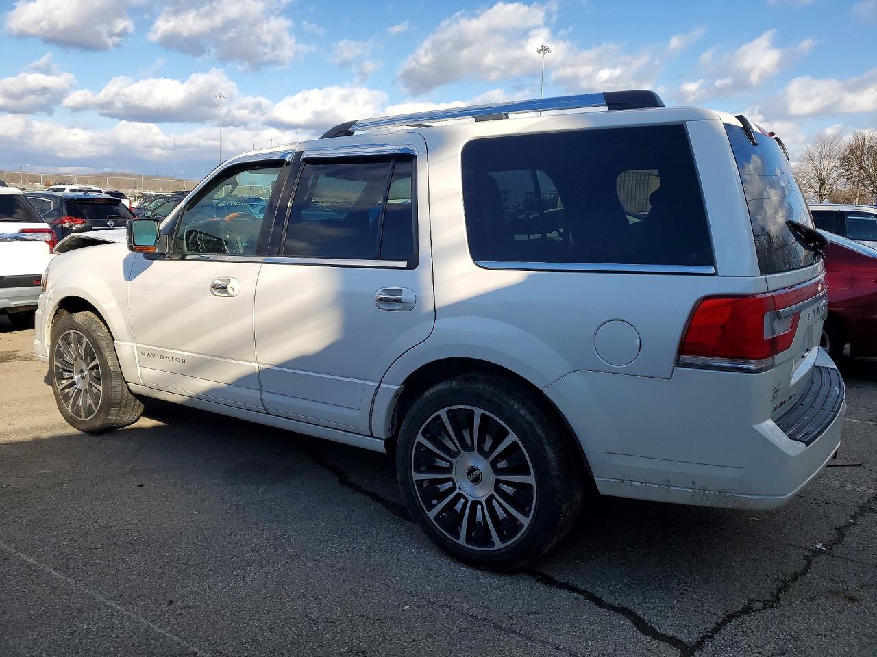 2016 Lincoln Navigator Select - Фото 2