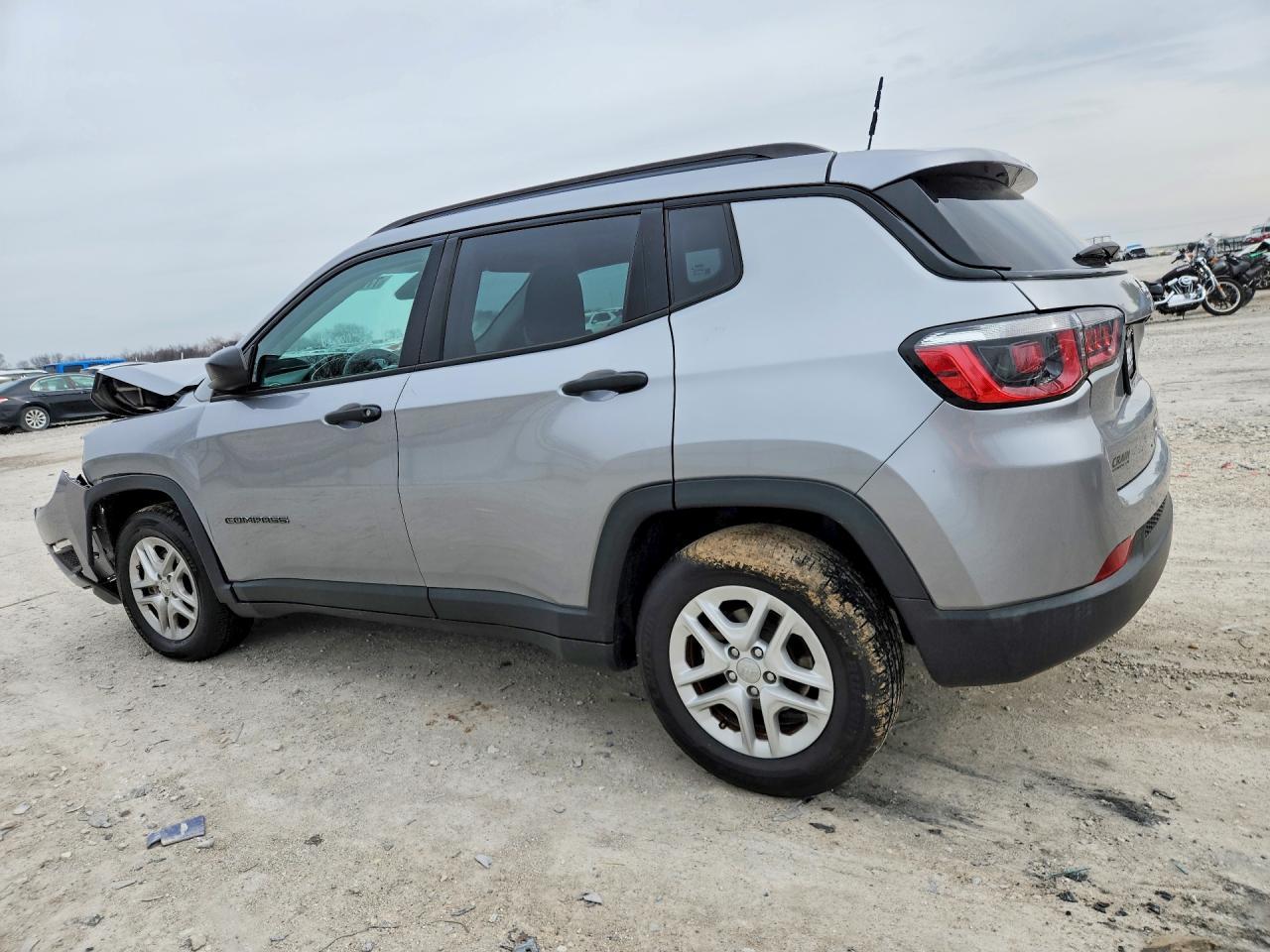 2018 Jeep Compass Sport - Фото 2