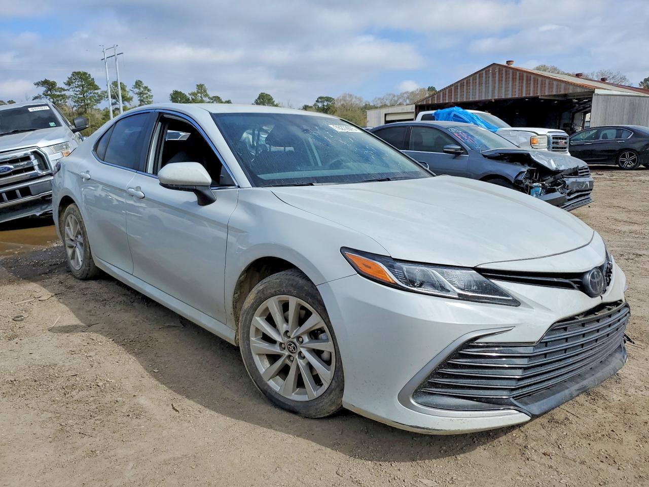 2023 Toyota Camry Le - Фото 4