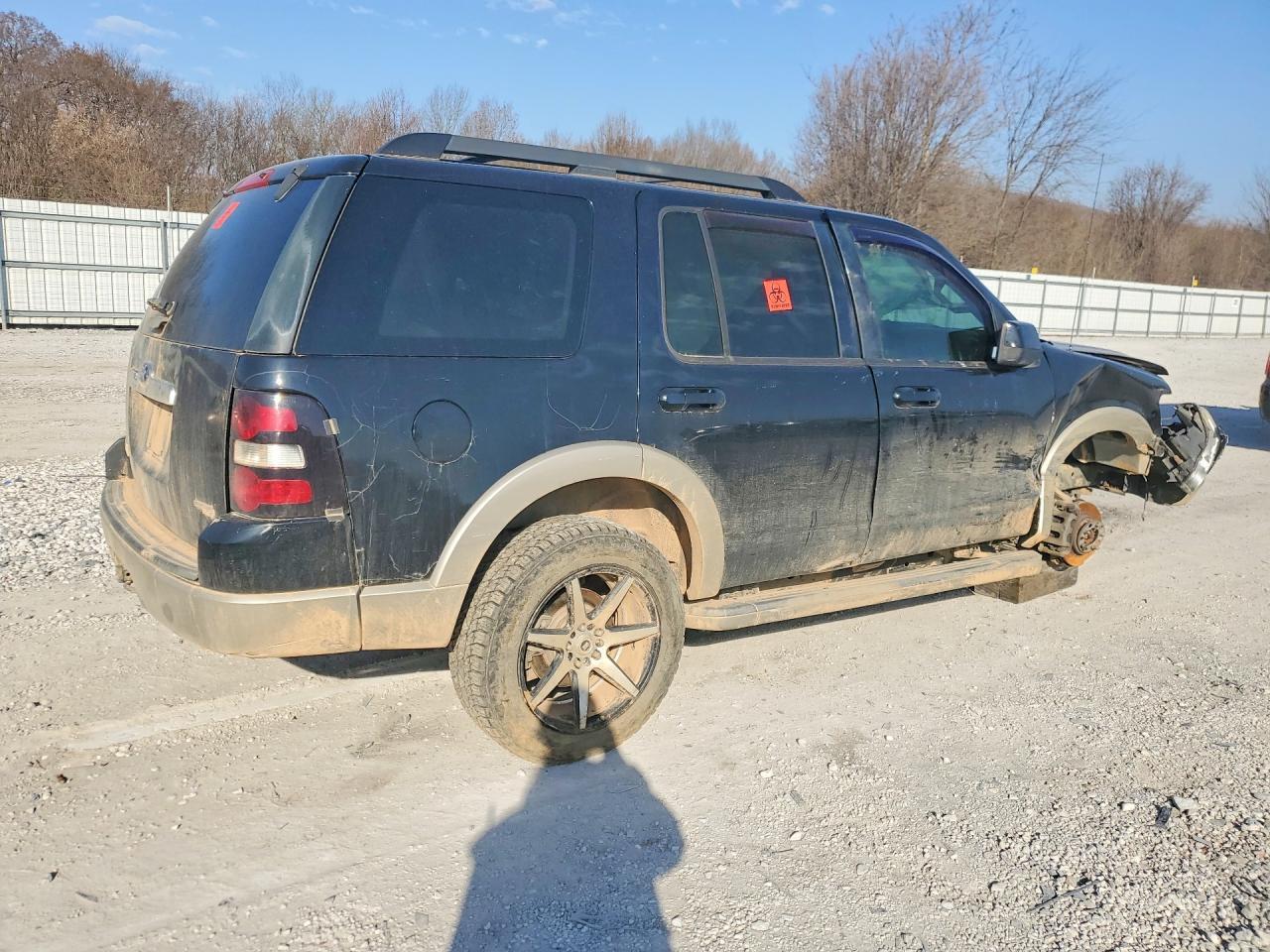 2010 Ford Explorer Eddie Bauer - Фото 3