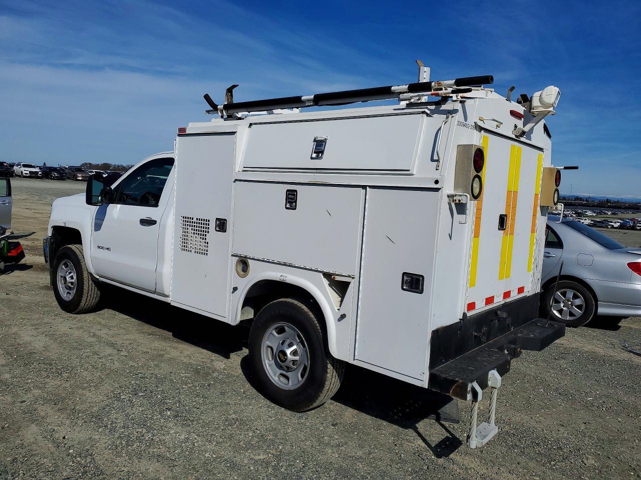 2015 Chevrolet Silverado 2500 Utility / Service Tr - Фото 2