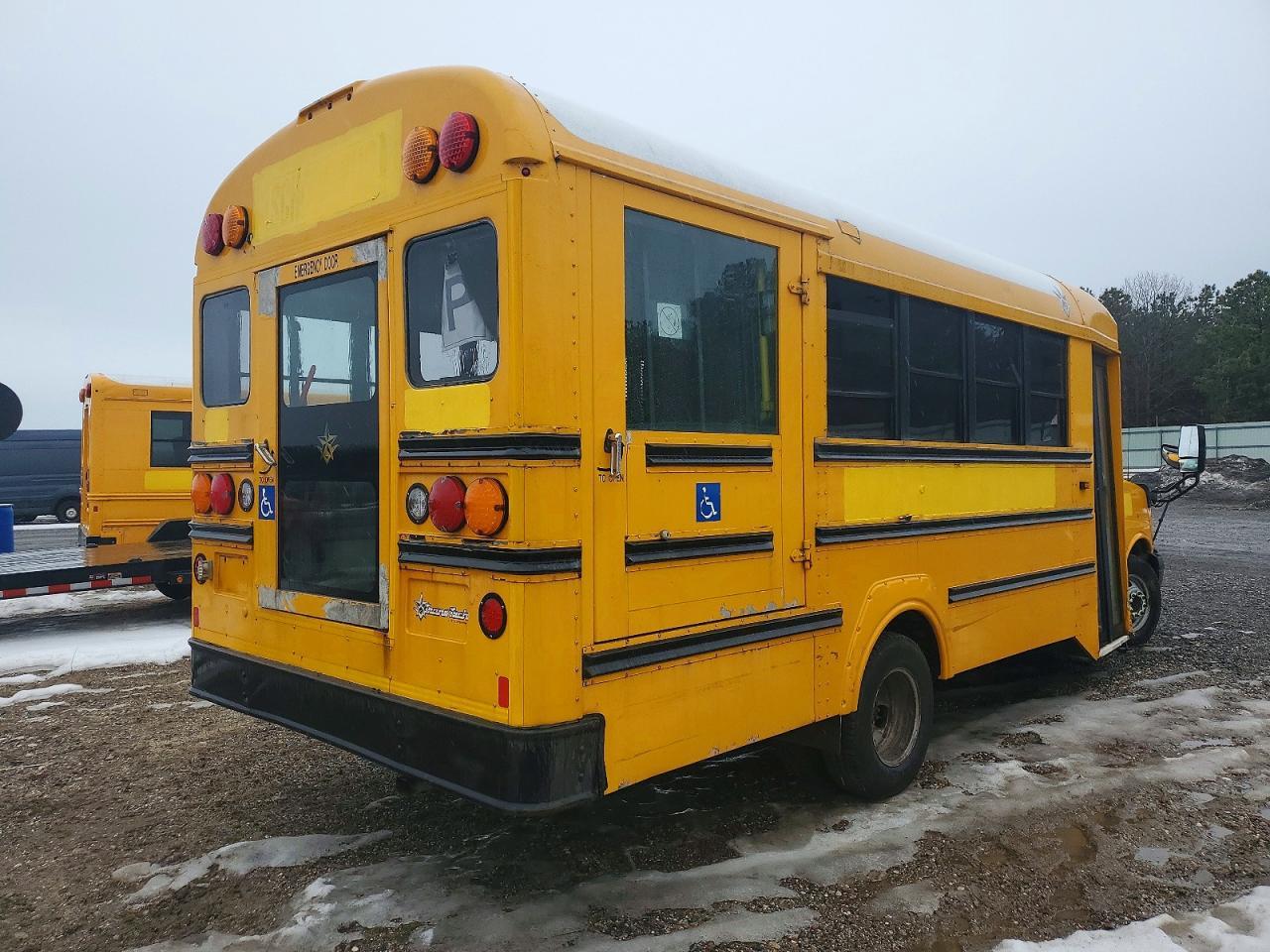 2012 Chevrolet Express School Bus - Фото 4