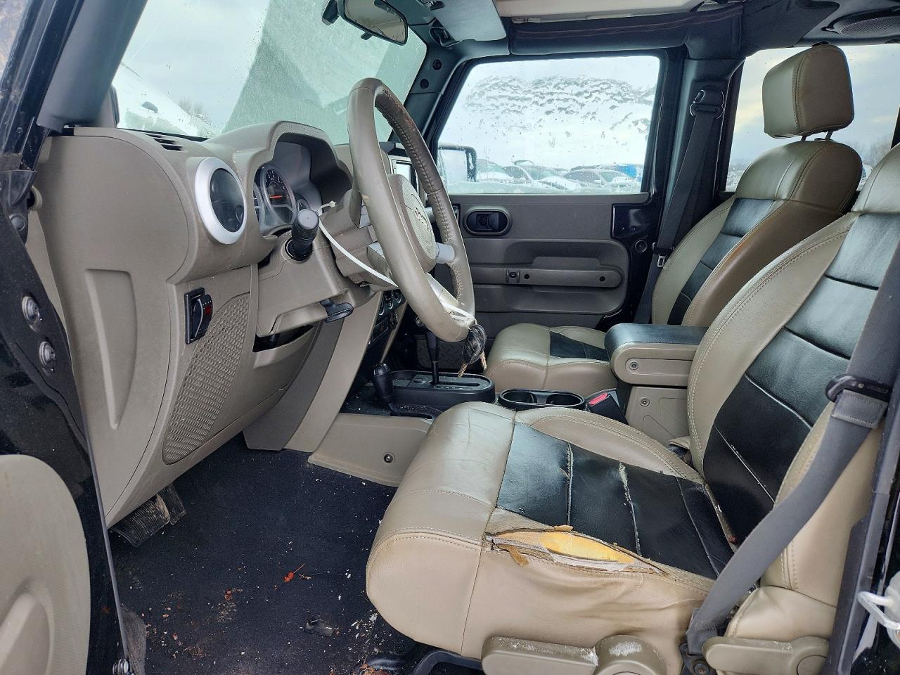 2008 Jeep Wrangler Unlimited Sahara - Image 7