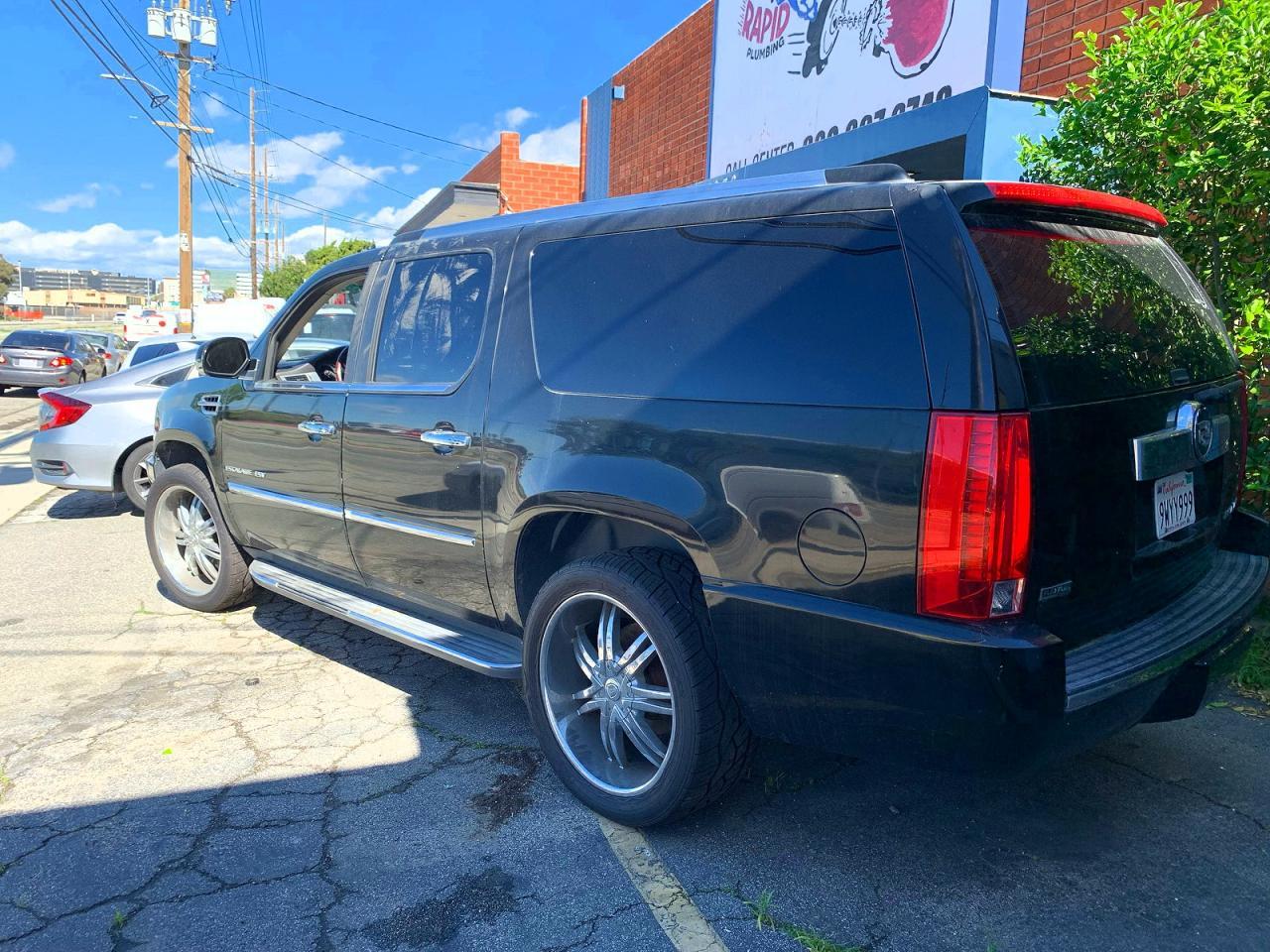 2011 Cadillac Escalade Esv - Image 3