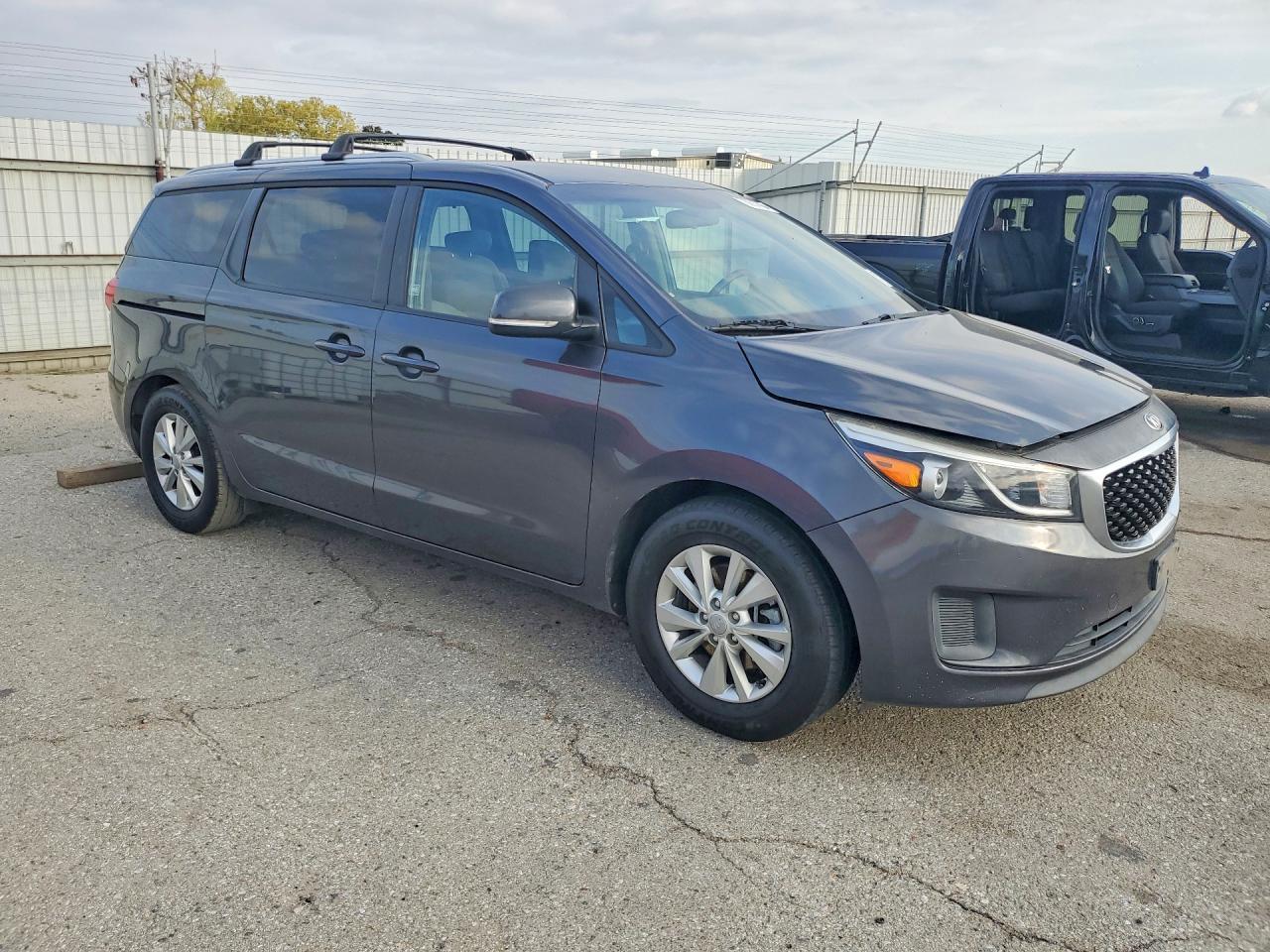 2016 Kia Sedona Lx - Фото 4