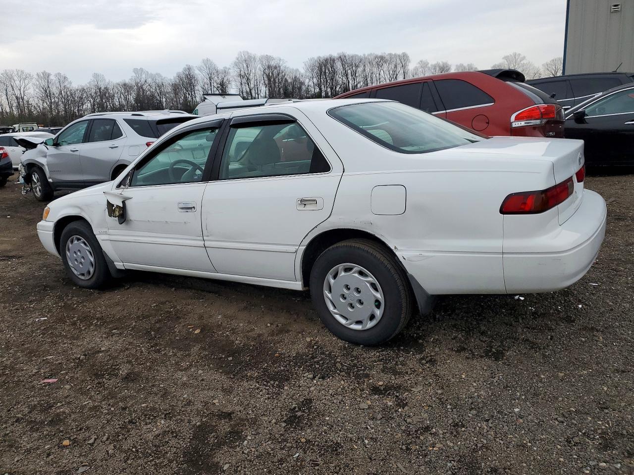 1998 Toyota Camry Le - Image 2
