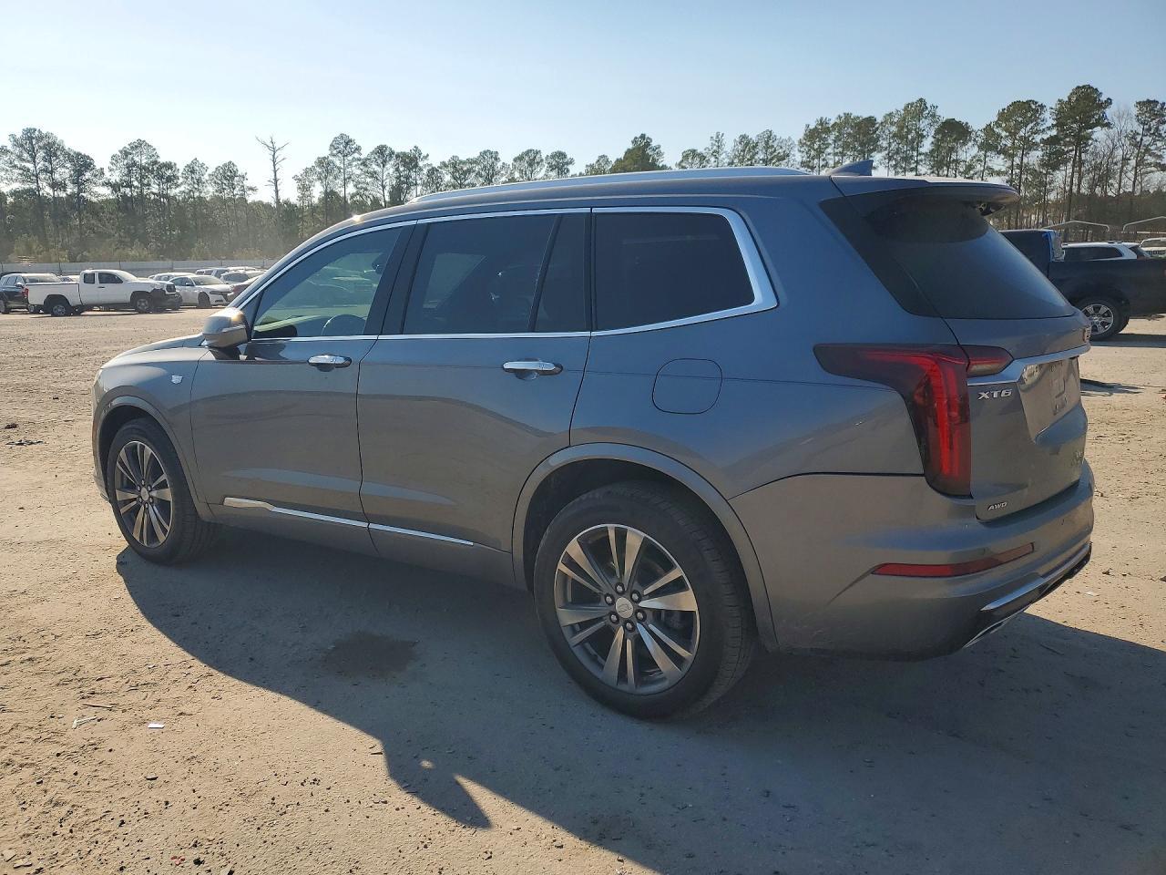 2021 Cadillac Xt6 Premium Luxury - Image 2