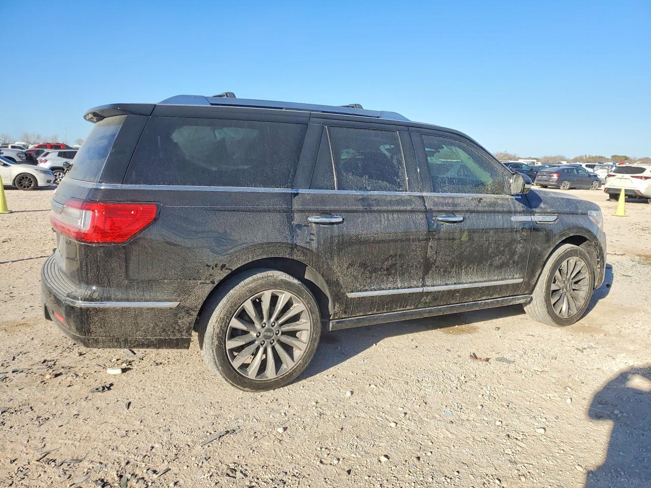 2019 Lincoln Navigator Select - Image 3
