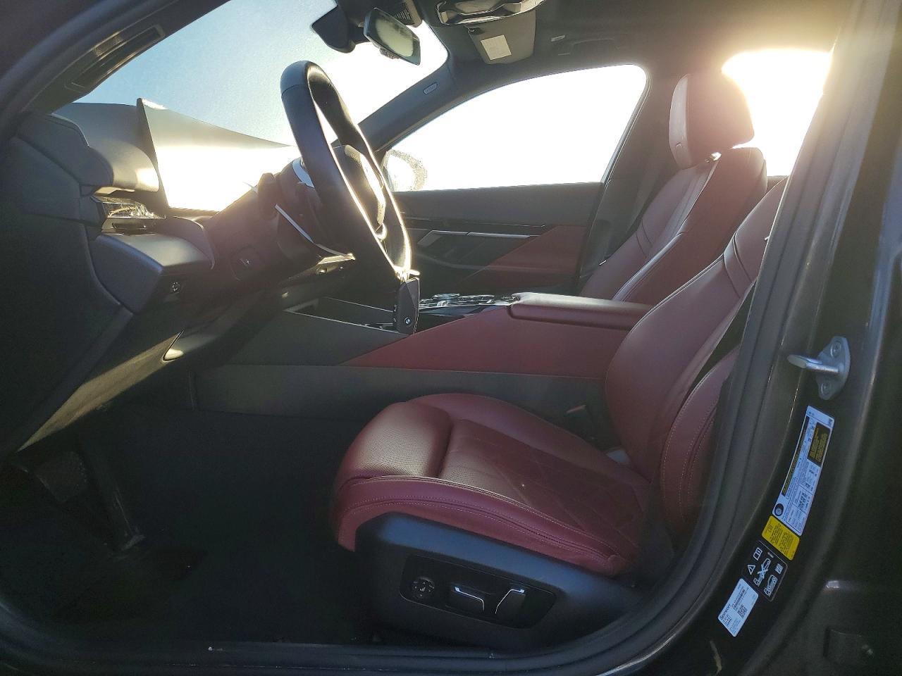 2024 BMW 530 Xi - Фото 7