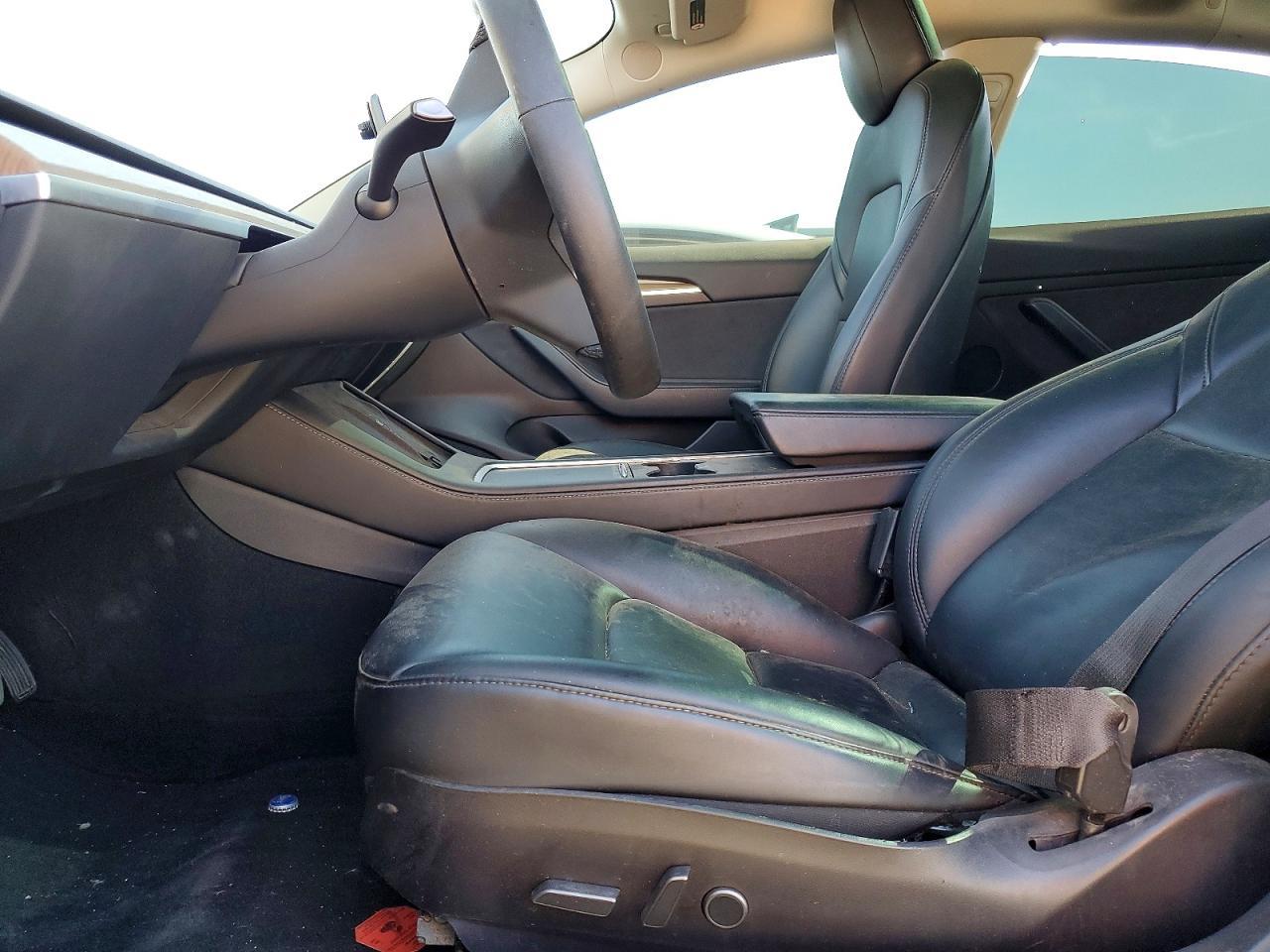 2022 Tesla Model 3 - Image 7