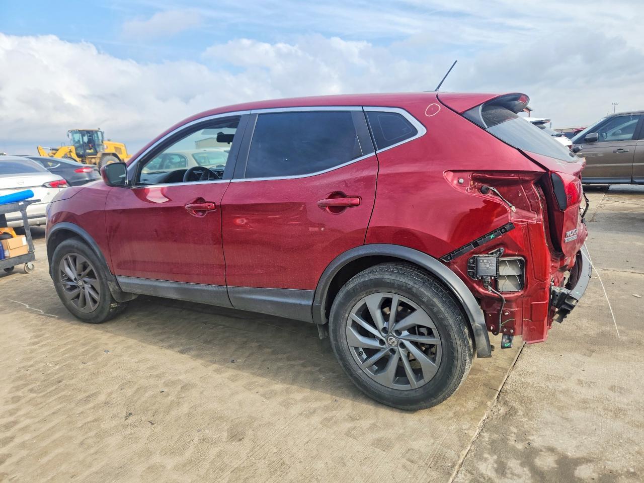 2019 Nissan Rogue Sport S - Image 2
