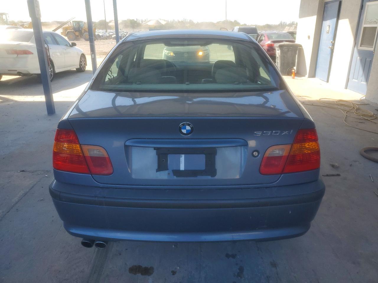 2002 BMW 330 Xi - Image 6
