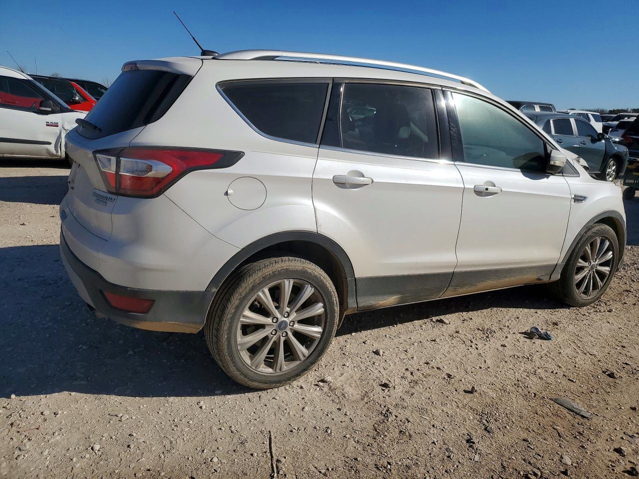 2017 Ford Escape Titanium - Фото 3