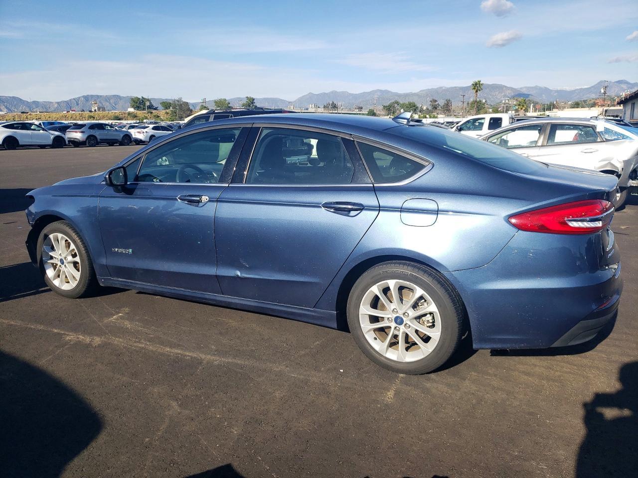 2019 Ford Fusion Se - Фото 2