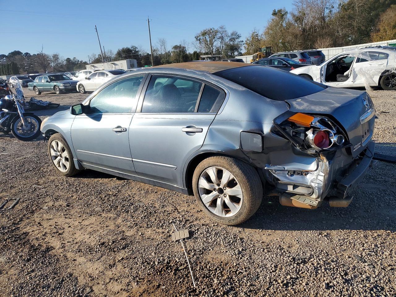 2010 Nissan Altima Base - Фото 2